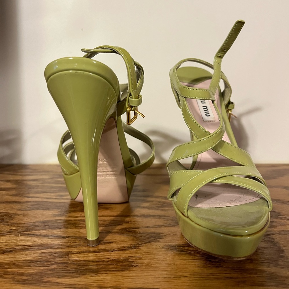 Miu Miu Strappy Light Green Patent Leather Sandal Heel - Picture 5 of 6